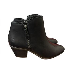 FRYE black leather boots 8.5M 8.5 M booties ankle boots